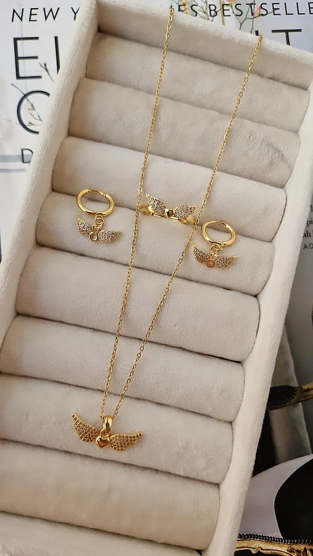نیم ست طرح بال فرشته با انگشتر🪽